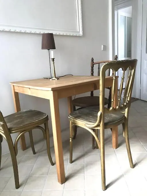 Wiener Altbauwohnung 0*, Wien